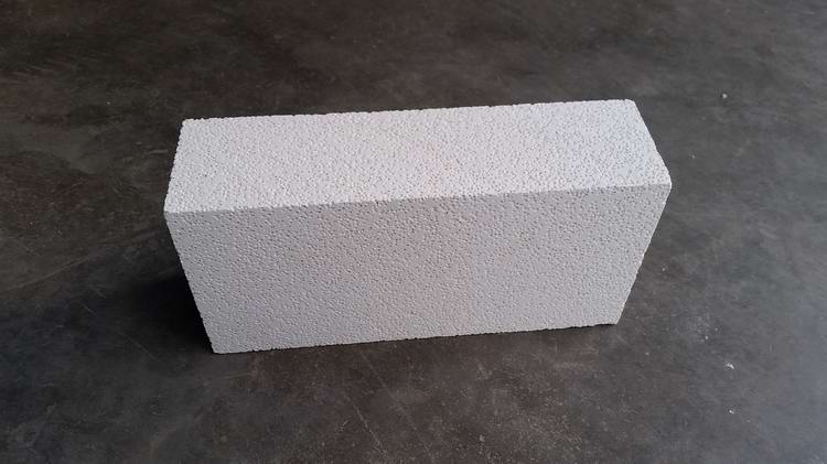 Diatomite brick