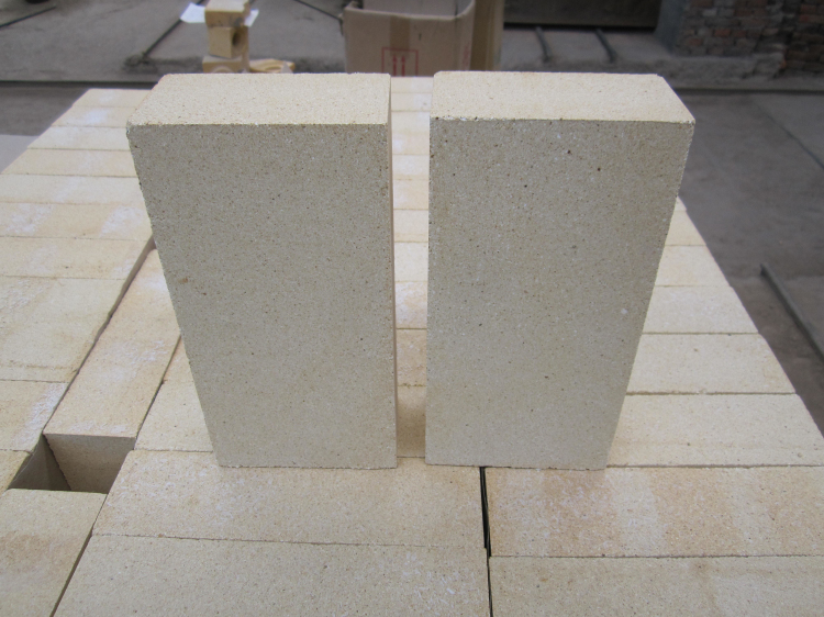 High alumina refractory brick 