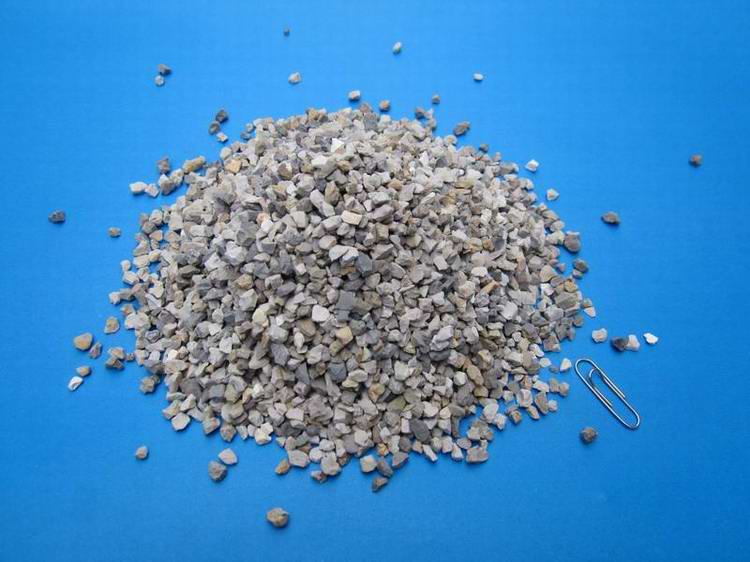 Precision casting mullite